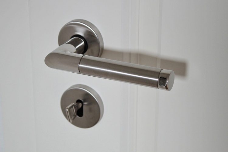 How to Lock a Door Without a Lock DailyThings.me