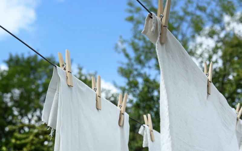 How to Wash Your Whites Without Using Bleach DailyThings.me