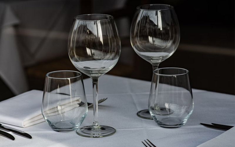 How to Clean Cloudy Glasses Easily DailyThings.me