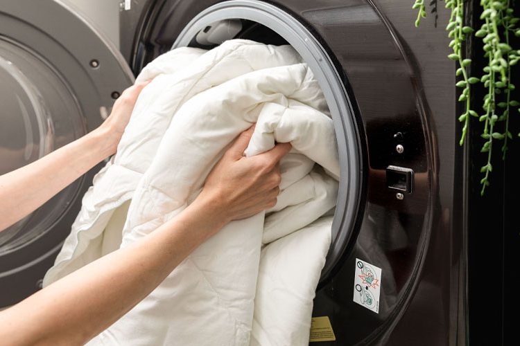 How to Clean a Bed Comforter Without a Large Washing Machine